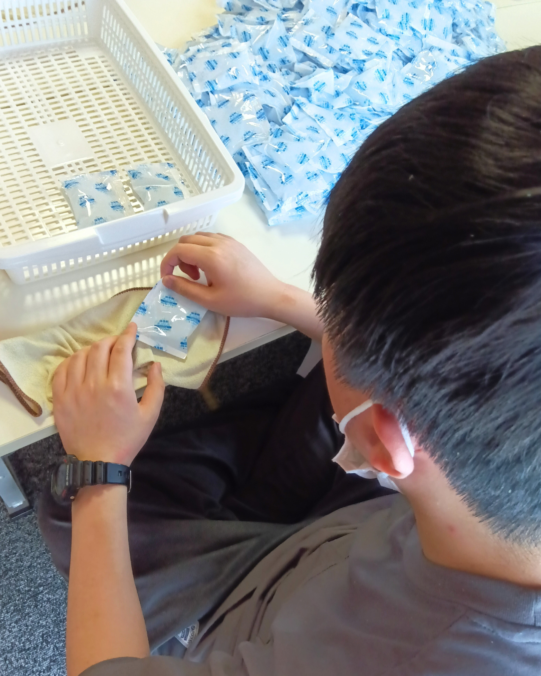 Read more about the article 己達会labo 作業紹介(保冷剤の洗浄)